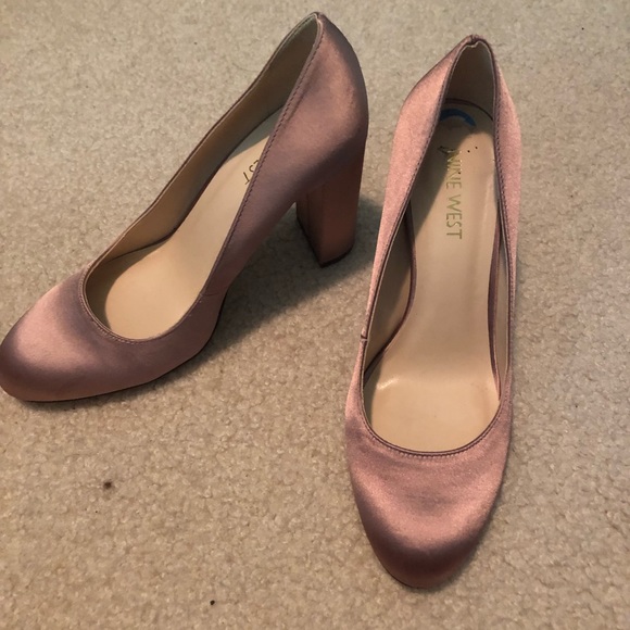 🎉HP🎉 Nine West pink silk satin heel - Picture 2 of 8